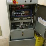 Система управления лифтом MLC-8000 используется для спуска гробов