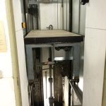 Система управления лифтом MLC-8000 используется для спуска гробов Aufzugsteuerung MLC-8000 Coffin lowering system